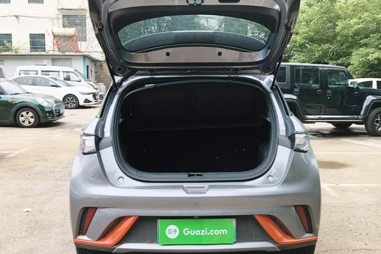 Used BYD Dolphin 2021 405 km Fashion Edition Trunk