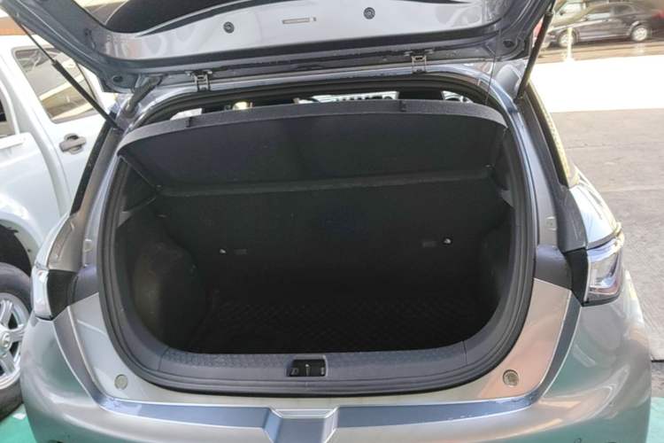 Used BYD Dolphin 2021 405 km Free Version Trunk