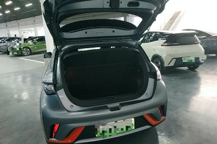 Used BYD Dolphin 2021 405 km Fashion Edition Trunk