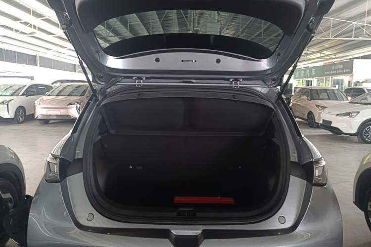 Used BYD Dolphin 2021 405 km Fashion Edition Trunk