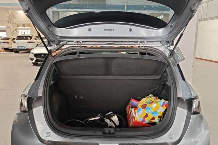 Used BYD Dolphin 2021 405 km Fashion Edition Trunk