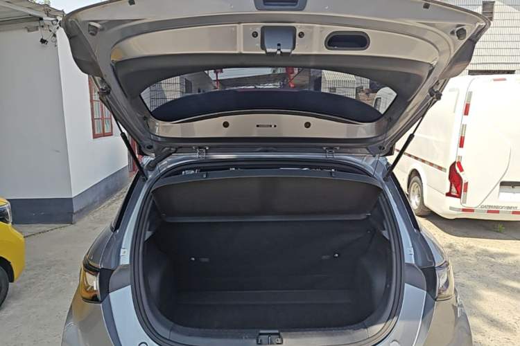 Used BYD Dolphin 2021 405 km Fashion Edition Trunk