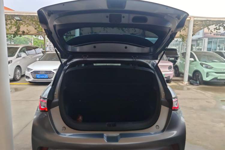 Used BYD Dolphin 2021 405 km Fashion Edition Trunk