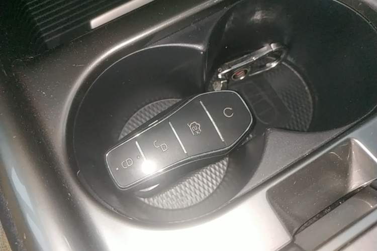 Used BYD Dolphin 2021 405 km Fashion Edition Vehicle Key