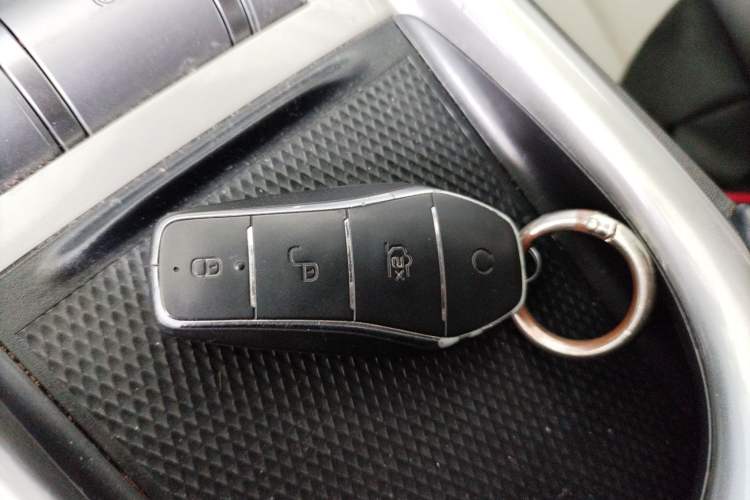 Used BYD Dolphin 2021 405 km Free Version Vehicle Key