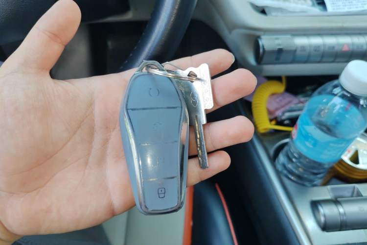 Used BYD Dolphin 2021 405 km Free Version Vehicle Key