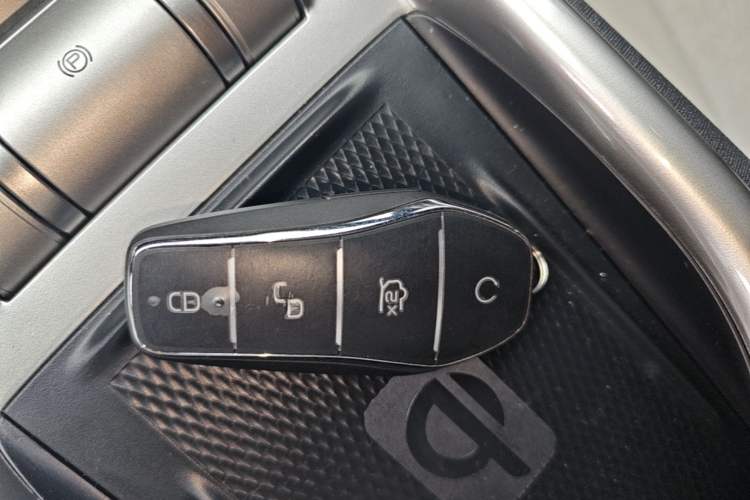 Used BYD Dolphin 2021 405 km Fashion Edition Vehicle Key