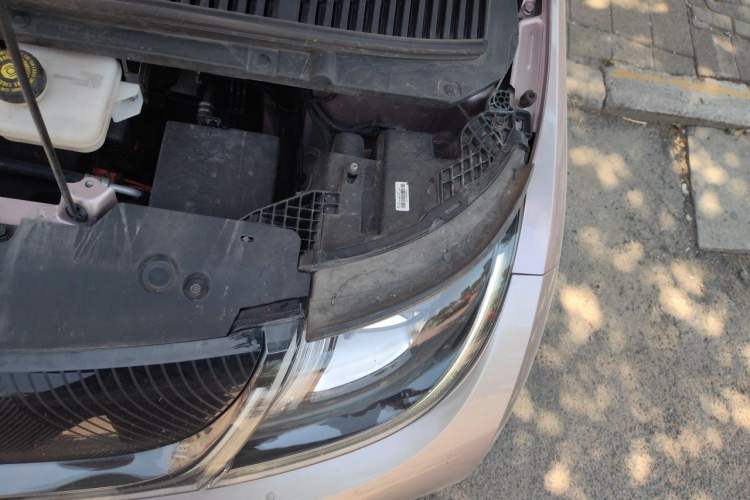 Used BYD Dolphin 2021 405 km Fashion Edition Engine Bay Left