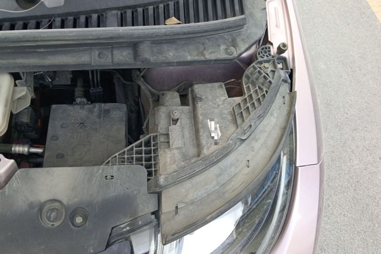 Used BYD Dolphin 2021 405 km Fashion Edition Engine Bay Left