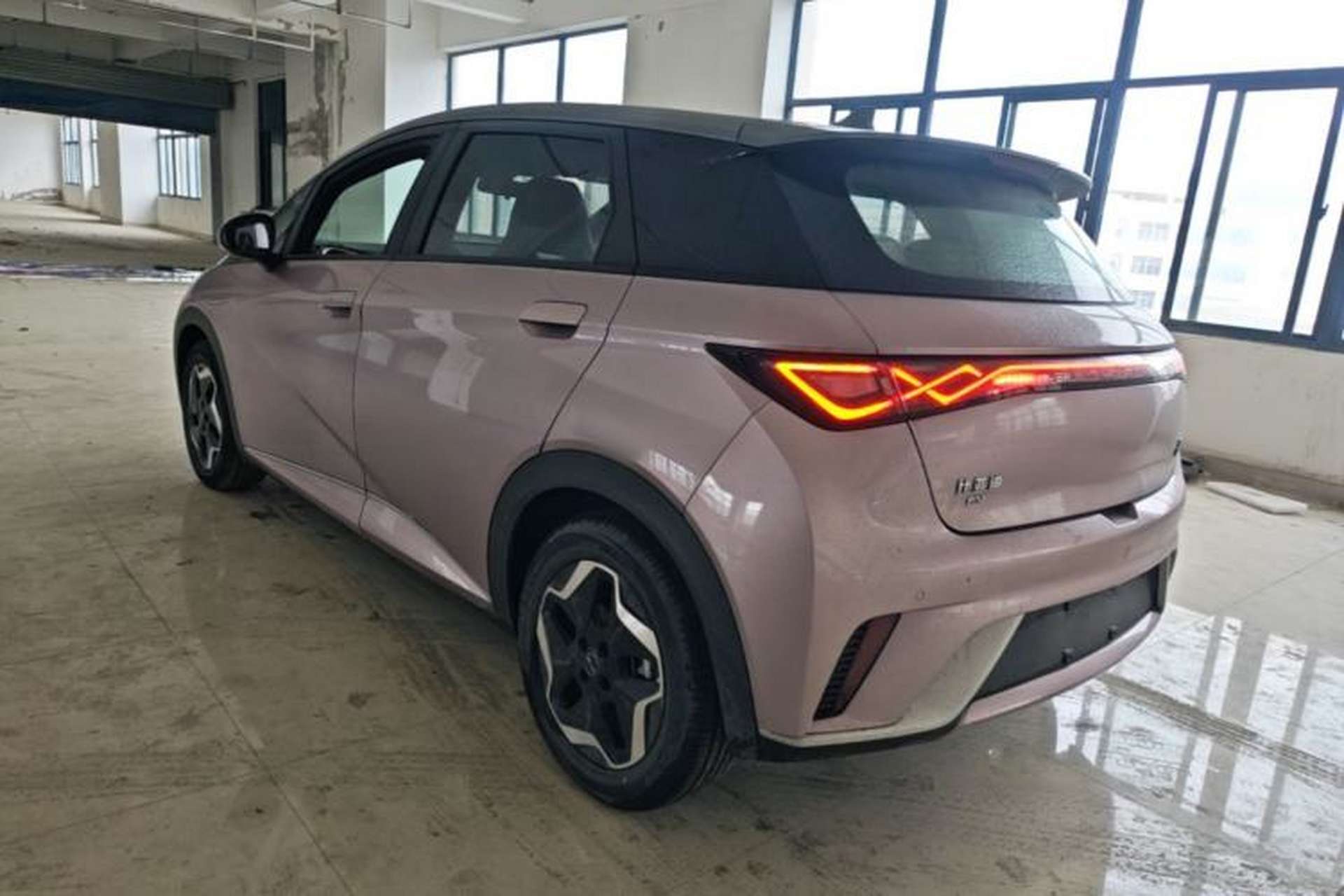 Used BYD Dolphin 2021 405 km Fashion Edition Exterior 2
