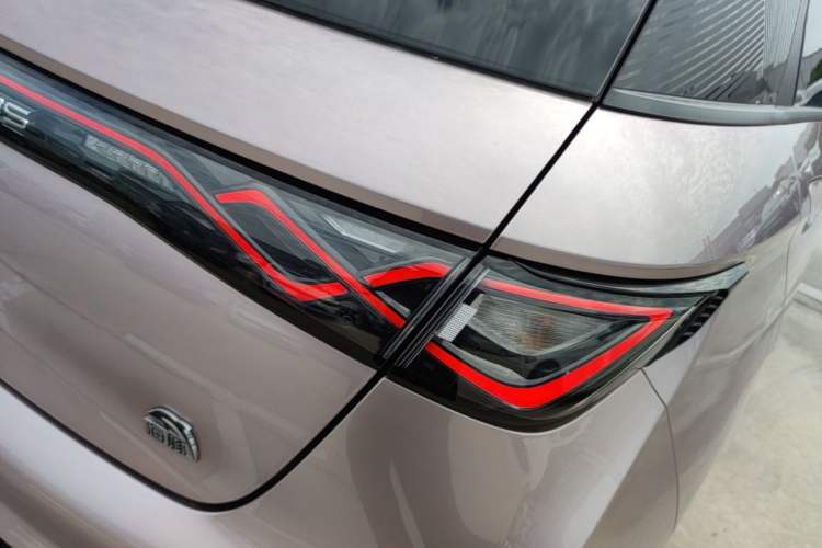 Used BYD Dolphin 2021 405 km Fashion Edition Exterior 3
