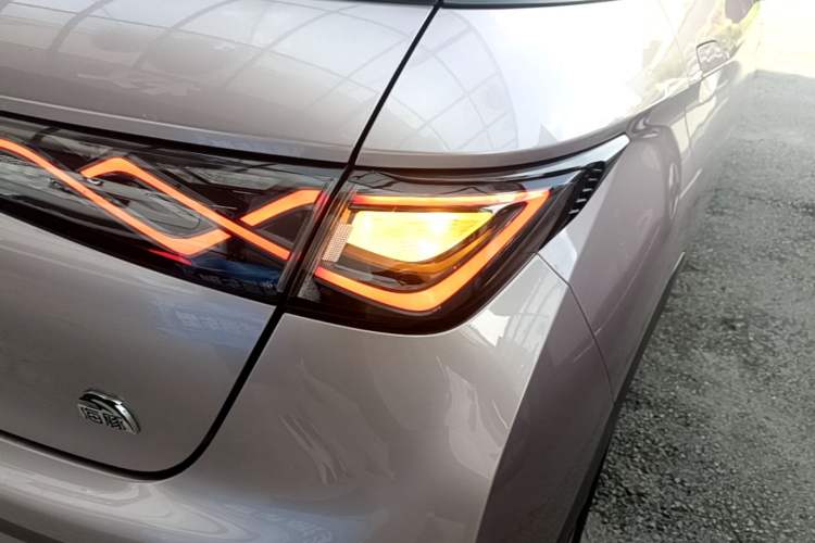 Used BYD Dolphin 2021 405 km Fashion Edition Exterior 3