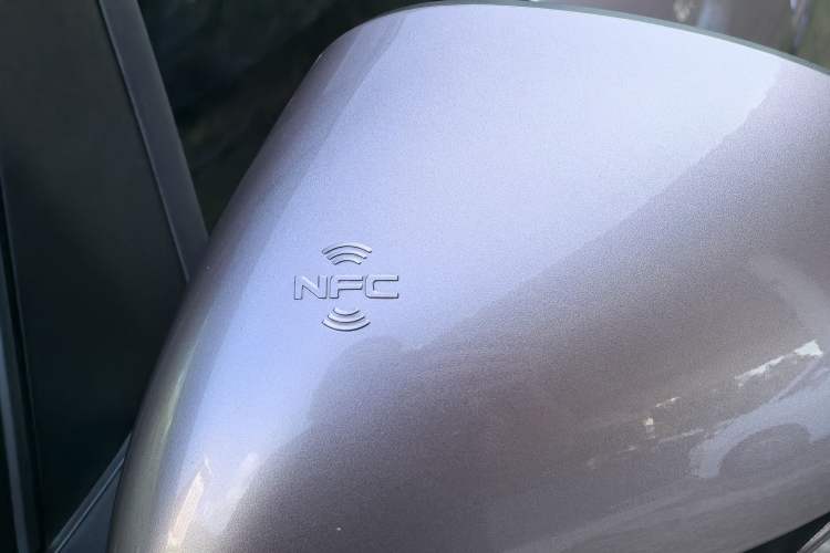 Used BYD Dolphin 2021 405 km Fashion Edition Exterior 6