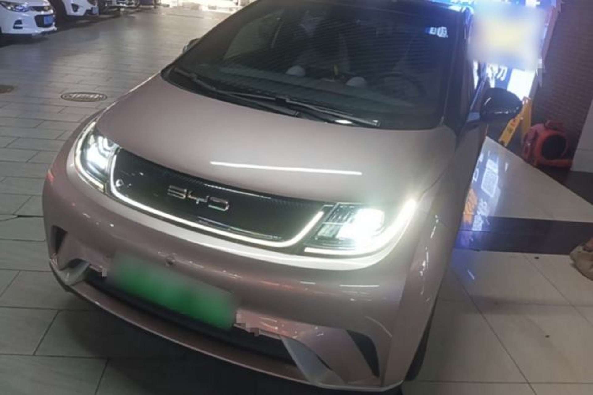 Used BYD Dolphin 2021 405 km Fashion Edition Front Left 45 Deg