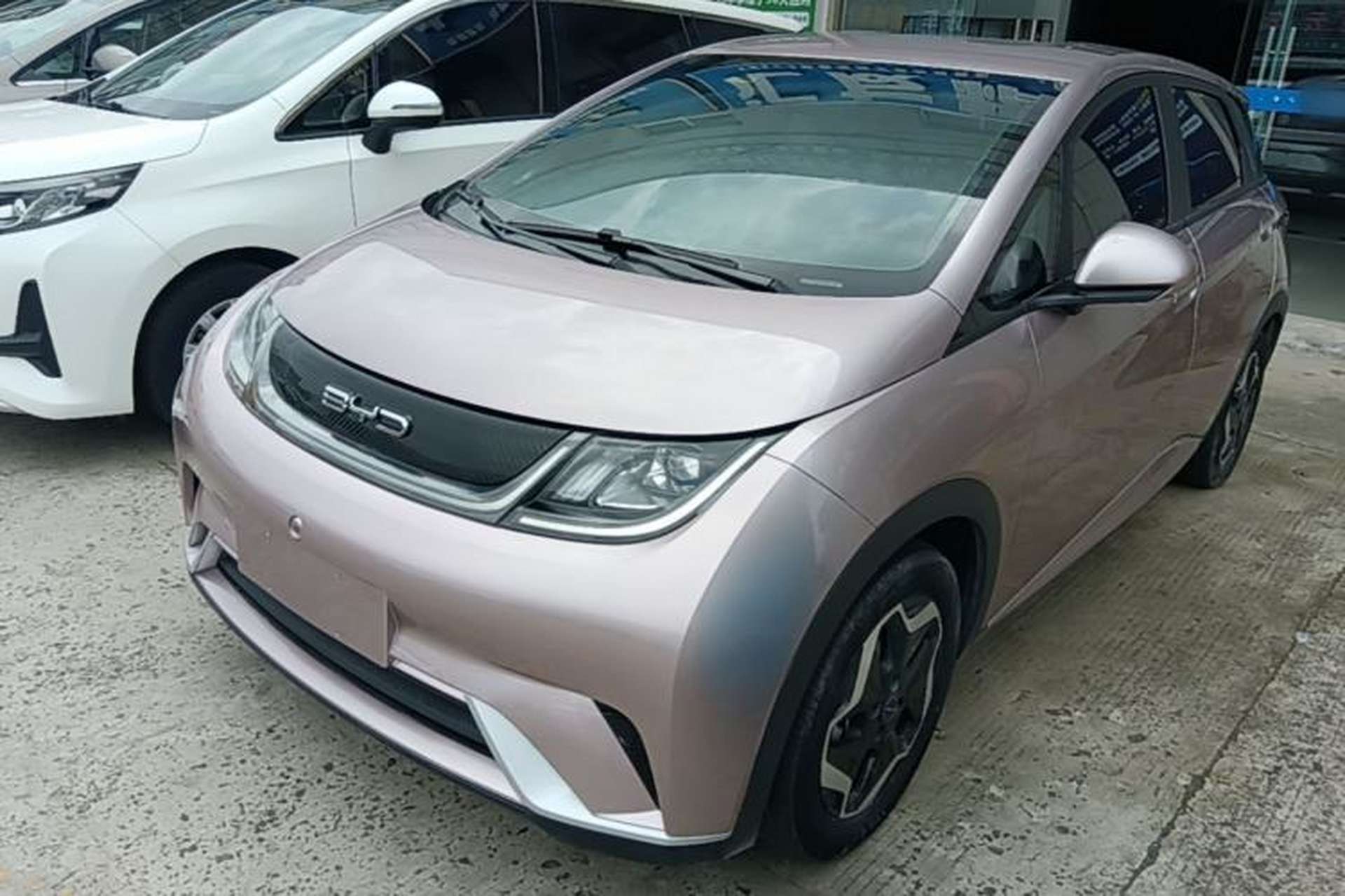 Used BYD Dolphin 2021 405 km Free Version Front Left 45 Deg