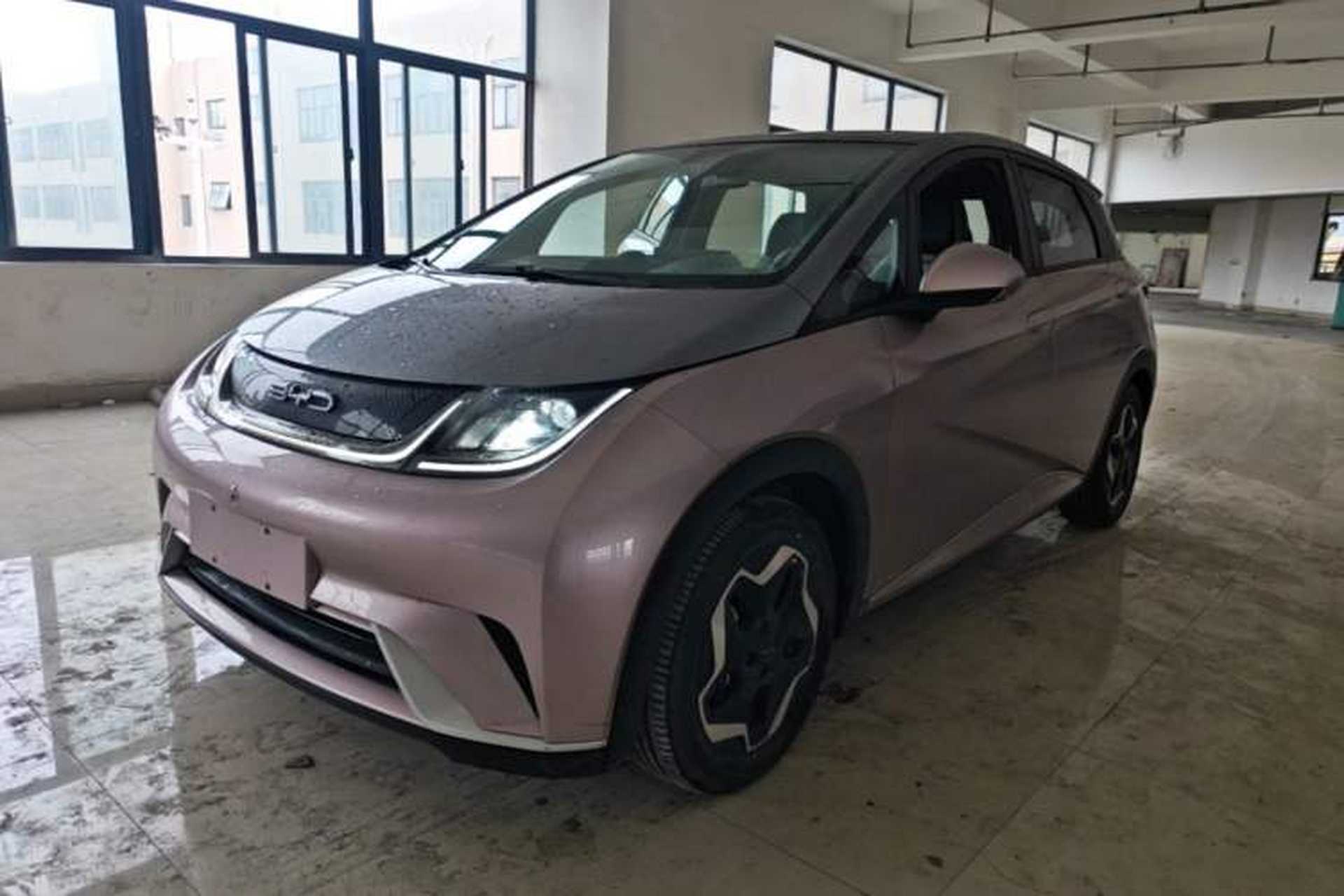Used BYD Dolphin 2021 405 km Fashion Edition Front Left 45 Deg