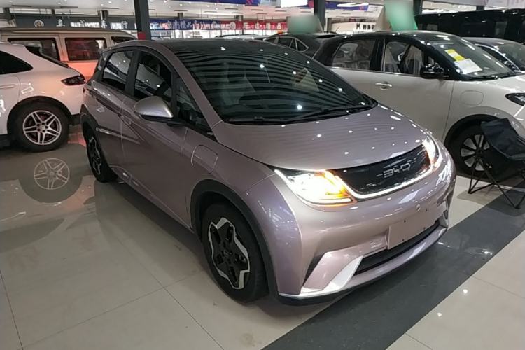 Used BYD Dolphin 2021 405 km Fashion Edition Front Right 45 Deg