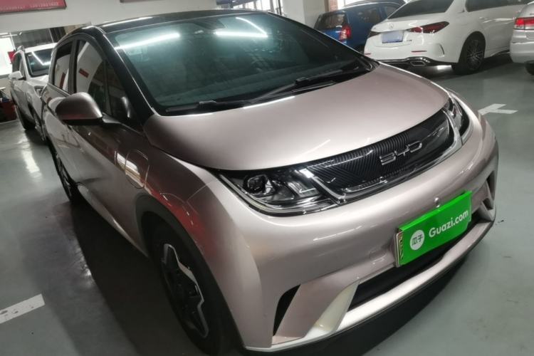 Used BYD Dolphin 2021 405 km Fashion Edition Front Right 45 Deg