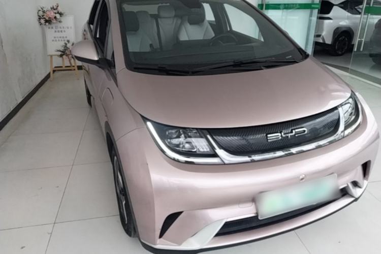 Used BYD Dolphin 2021 405 km Fashion Edition Front Right 45 Deg