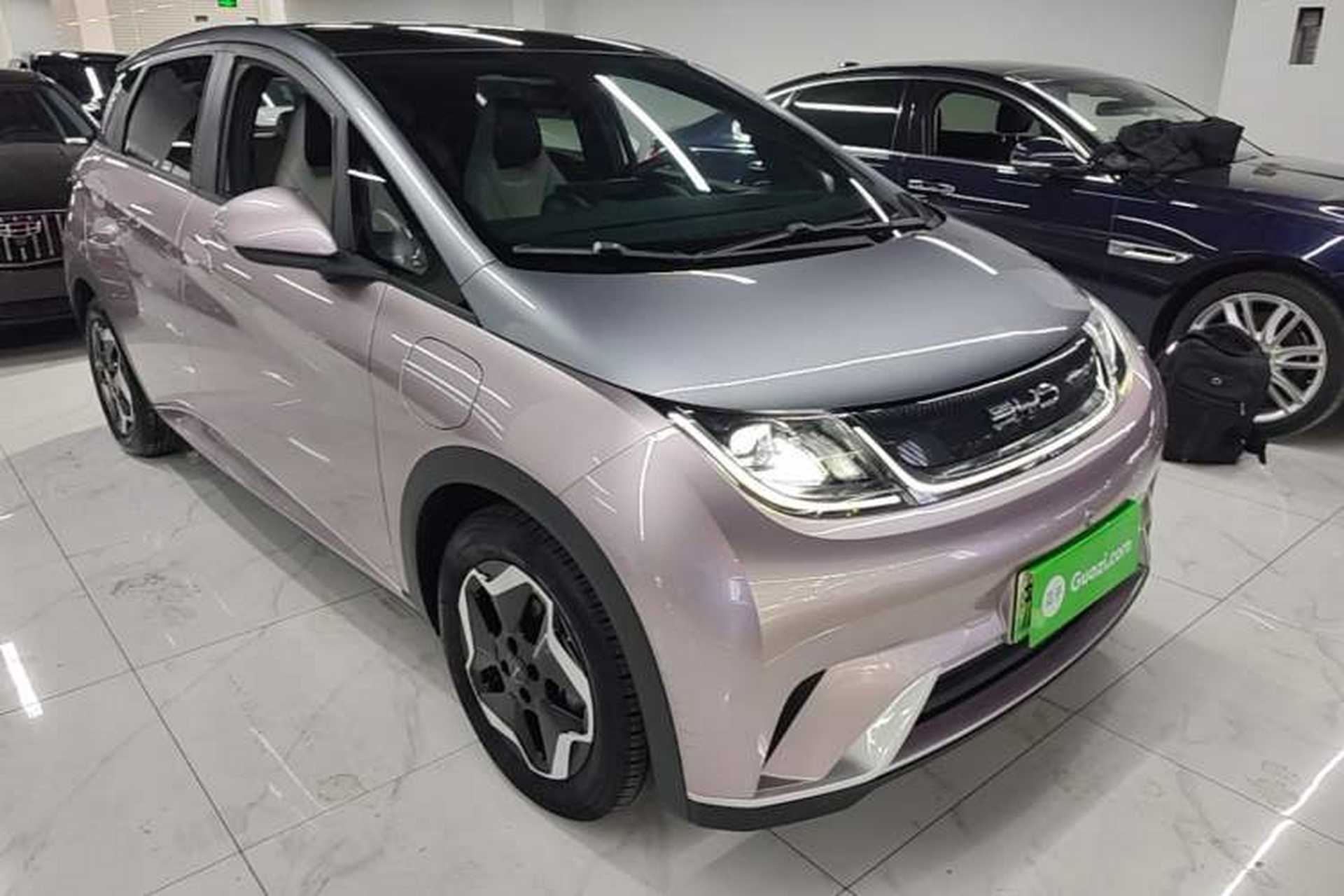 Used BYD Dolphin 2021 405 km Fashion Edition Front Right 45 Deg