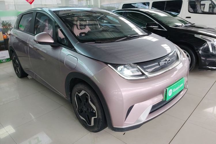 Used BYD Dolphin 2021 405 km Fashion Edition Front Right 45 Deg