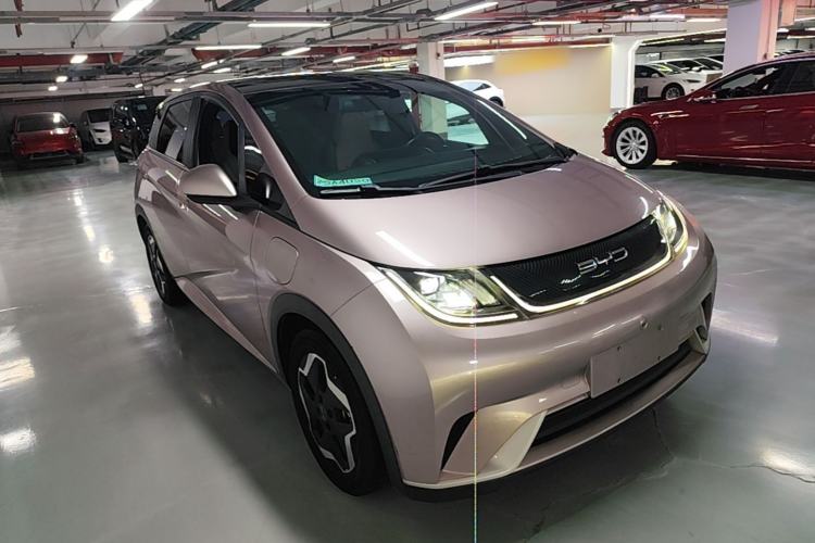 Used BYD Dolphin 2021 405 km Fashion Edition Front Right 45 Deg