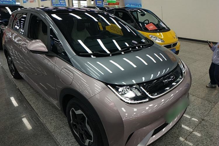 Used BYD Dolphin 2021 405 km Fashion Edition Front Right 45 Deg