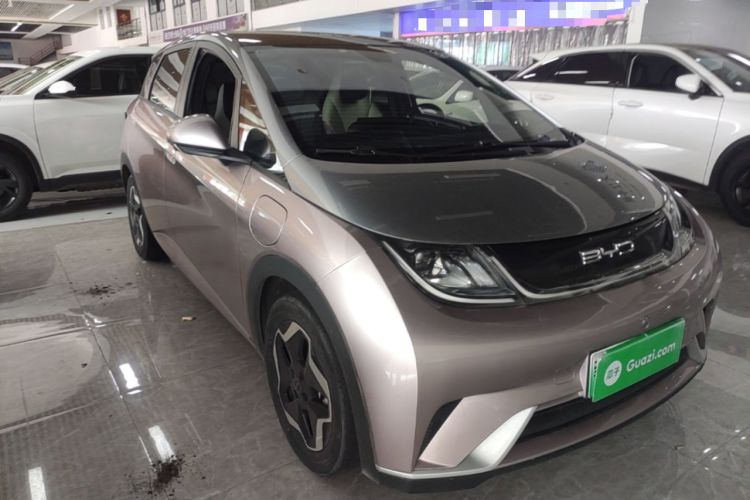 Used BYD Dolphin 2021 405 km Fashion Edition Front Right 45 Deg
