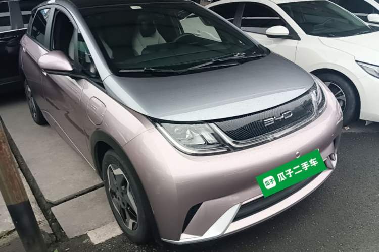 Used BYD Dolphin 2021 405 km Fashion Edition Front Right 45 Deg