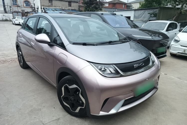Used BYD Dolphin 2021 405 km Fashion Edition Front Right 45 Deg