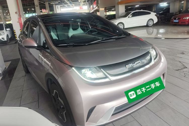Used BYD Dolphin 2021 405 km Fashion Edition Front Right 45 Deg