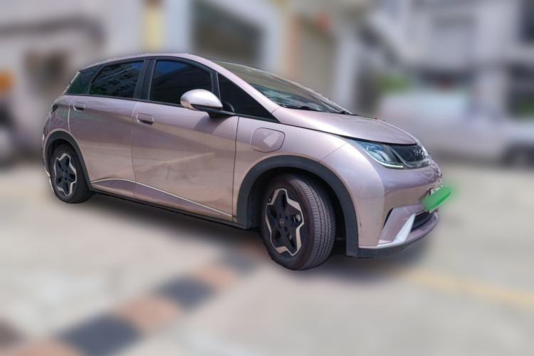Used BYD Dolphin 2021 405 km Fashion Edition Front Right 45 Deg