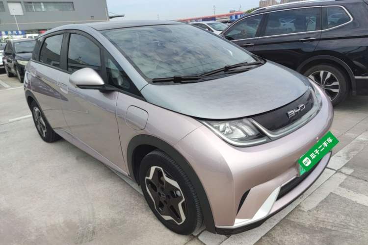 Used BYD Dolphin 2021 405 km Fashion Edition Front Right 45 Deg