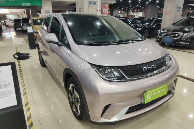 Used BYD Dolphin 2021 405 km Fashion Edition Front Right 45 Deg