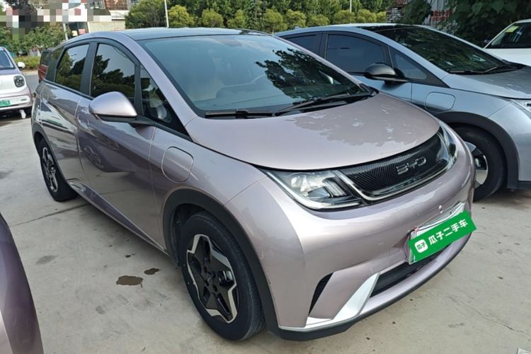 Used BYD Dolphin 2021 405 km Fashion Edition Front Right 45 Deg