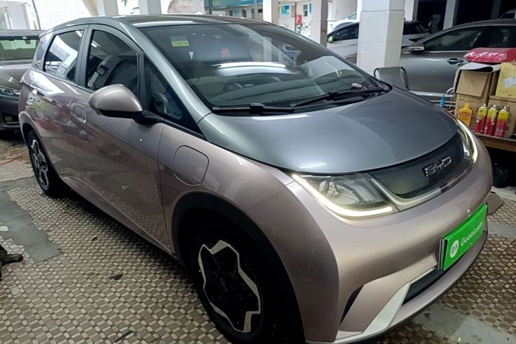 Used BYD Dolphin 2021 405 km Fashion Edition Front Right 45 Deg