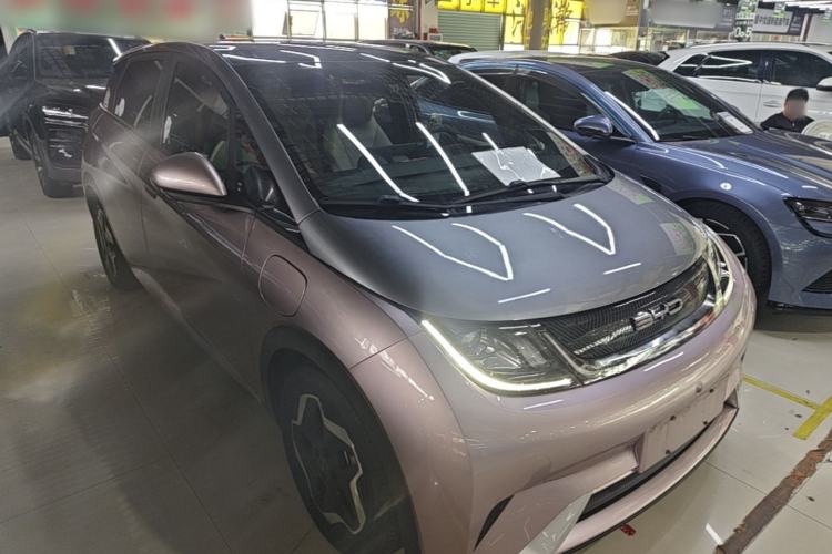 Used BYD Dolphin 2021 405 km Fashion Edition Front Right 45 Deg