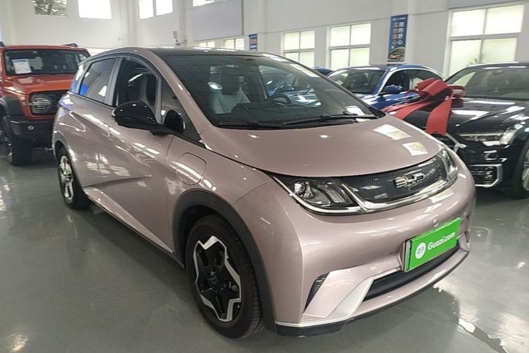 Used BYD Dolphin 2021 405 km Fashion Edition Front Right 45 Deg