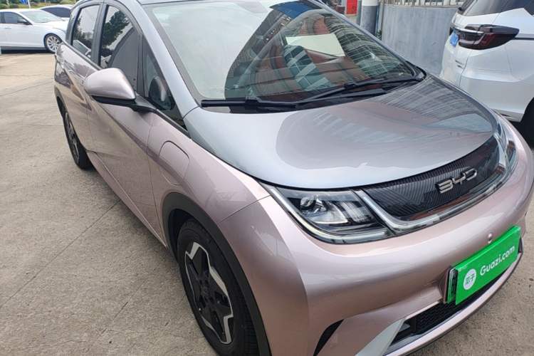 Used BYD Dolphin 2021 405 km Fashion Edition Front Right 45 Deg