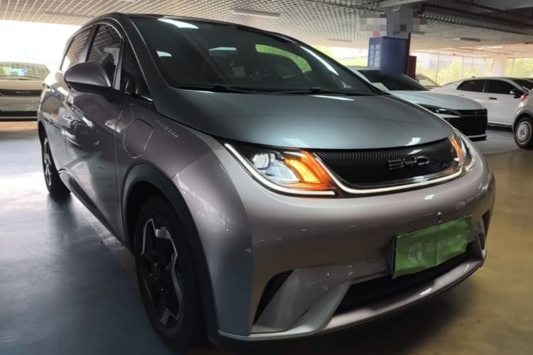 Used BYD Dolphin 2021 405 km Fashion Edition Front Right 45 Deg