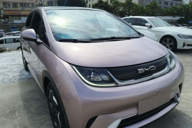 Used BYD Dolphin 2021 405 km Fashion Edition Front Right 45 Deg