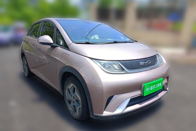 Used BYD Dolphin 2021 405 km Fashion Edition Front Right 45 Deg