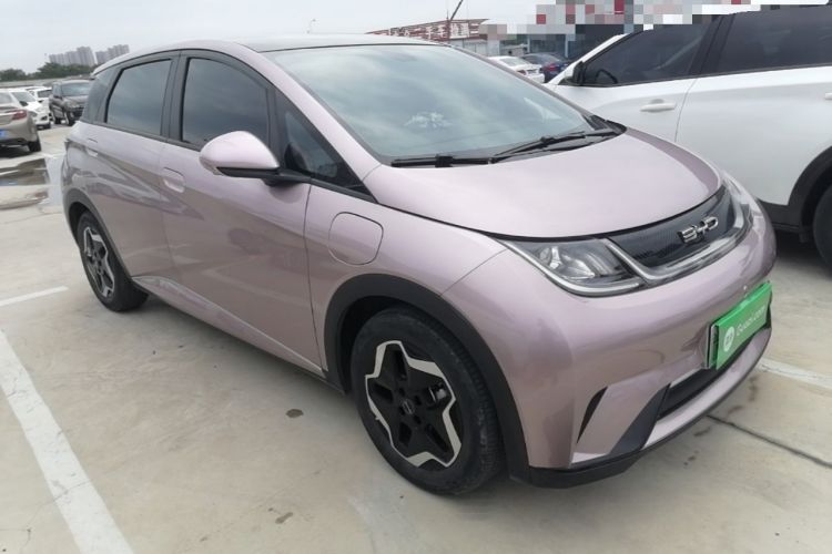 Used BYD Dolphin 2021 405 km Fashion Edition Front Right 45 Deg