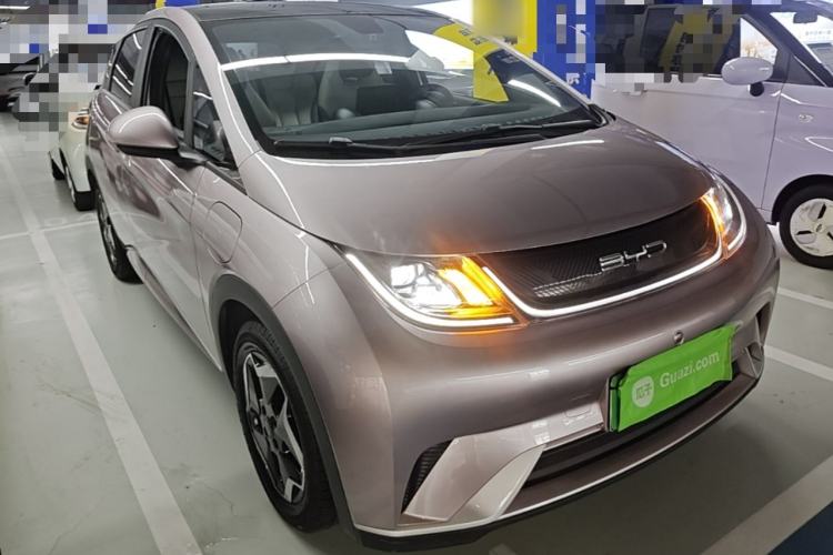Used BYD Dolphin 2021 405 km Fashion Edition Front Right 45 Deg