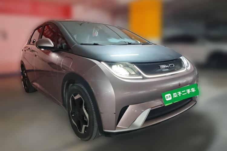 Used BYD Dolphin 2021 405 km Fashion Edition Front Right 45 Deg