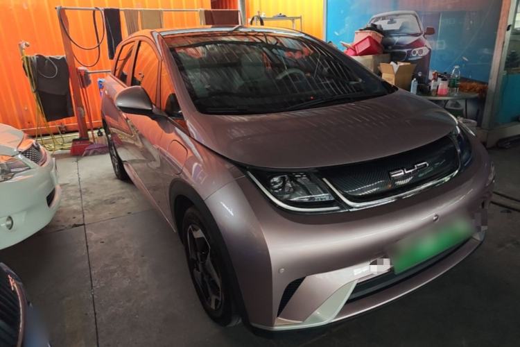 Used BYD Dolphin 2021 405 km Fashion Edition Front Right 45 Deg