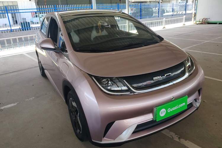 Used BYD Dolphin 2021 405 km Fashion Edition Front Right 45 Deg