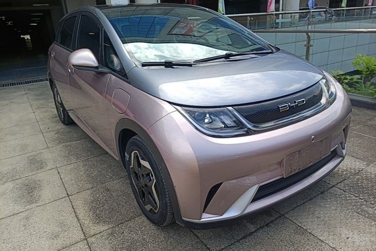Used BYD Dolphin 2021 405 km Fashion Edition Front Right 45 Deg