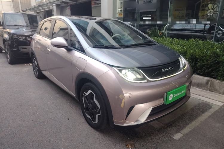 Used BYD Dolphin 2021 405 km Fashion Edition Front Right 45 Deg
