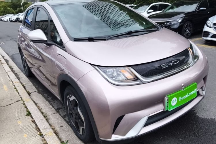 Used BYD Dolphin 2021 405 km Fashion Edition Front Right 45 Deg